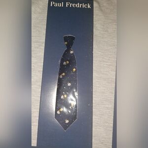 Floral Patterned Tie - Navy and White